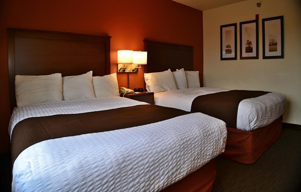 Americinn By Wyndham Calumet Exterior photo